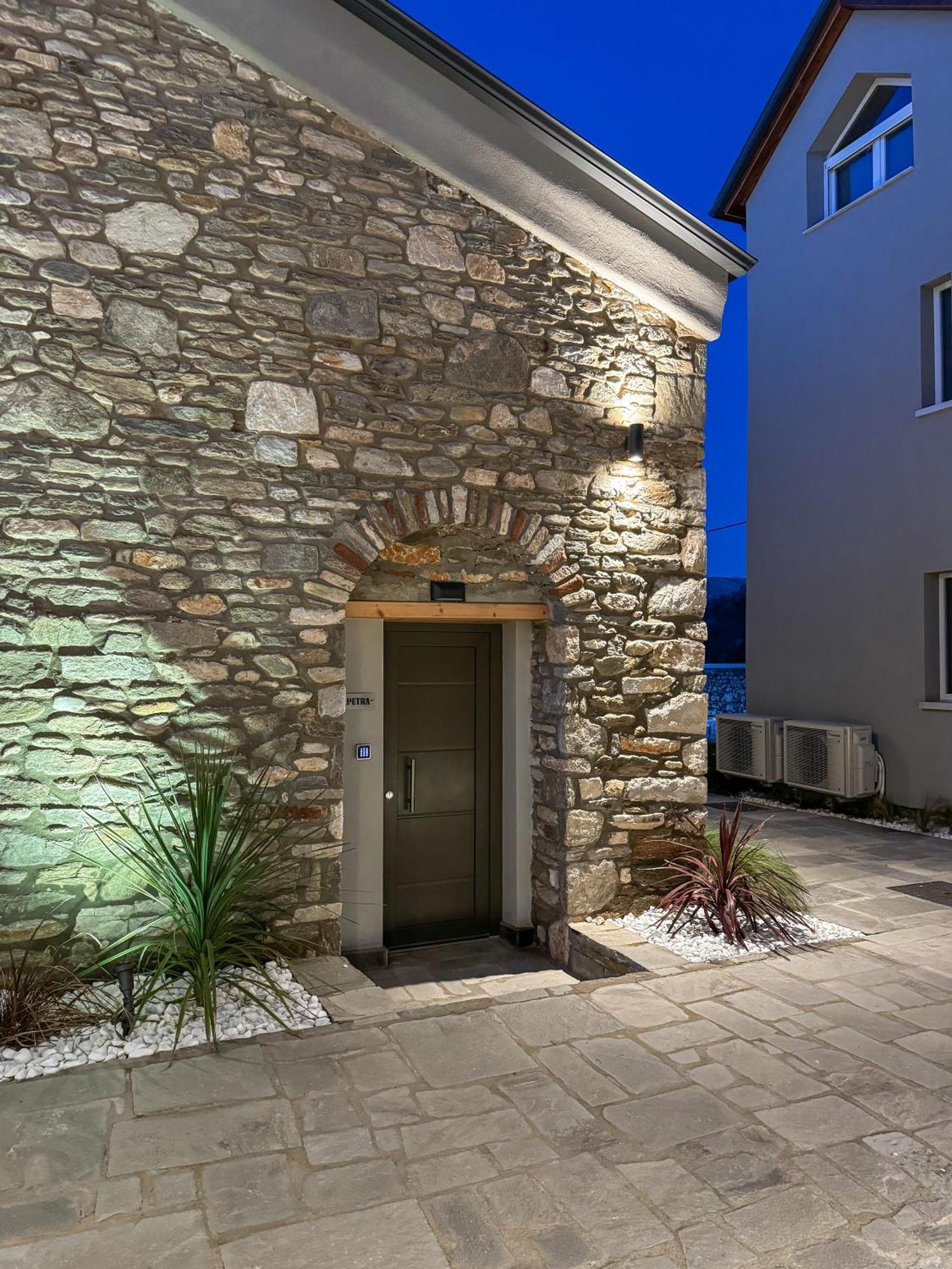 Olive & Sea Luxury Suites Skala Sotiros Exterior photo