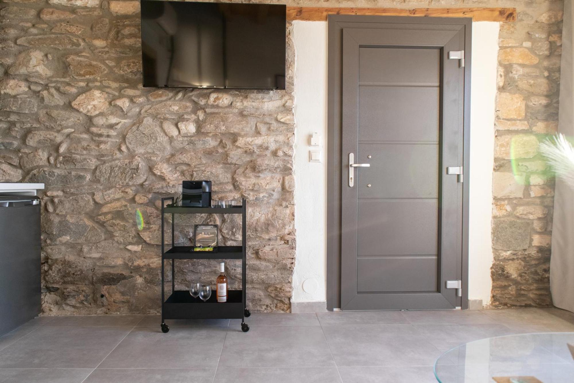 Olive & Sea Luxury Suites Skala Sotiros Exterior photo